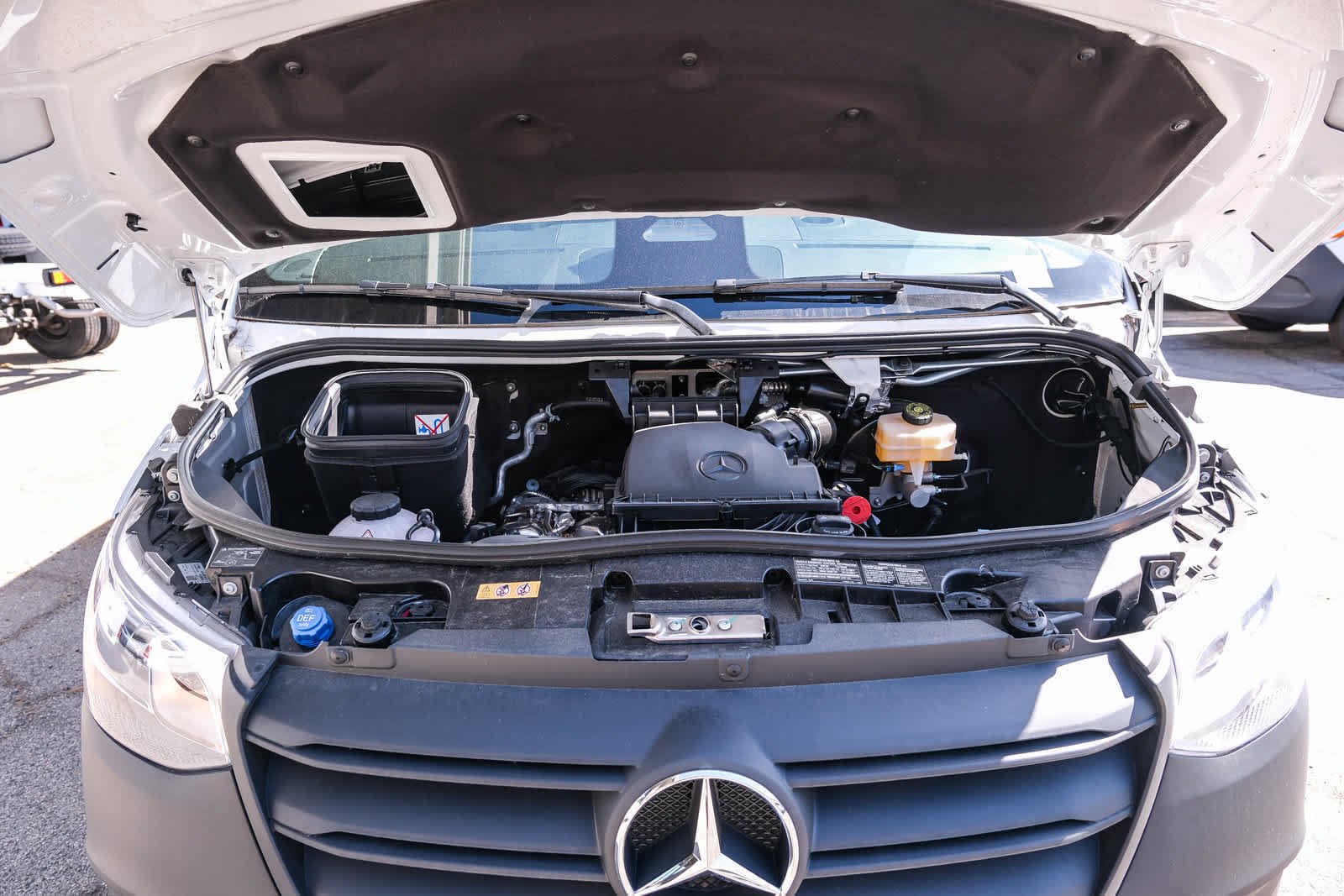 New 2026 Arctic+White Mercedes-Benz Cargo 144 WB  RWD 2.0L 4-Cylinder image 32