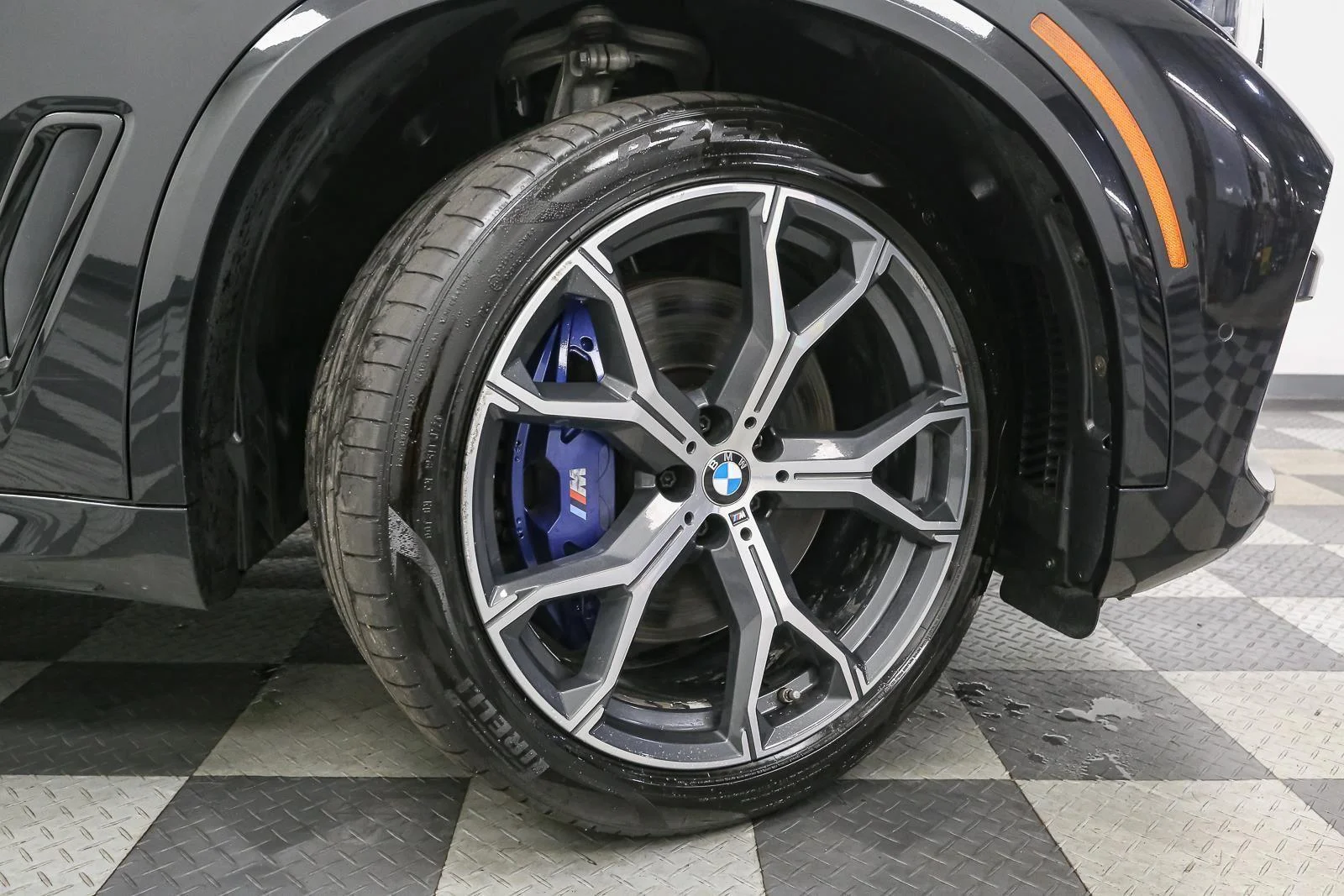 Used 2019 Black Sapphire Metallic BMW xDrive50i image 17