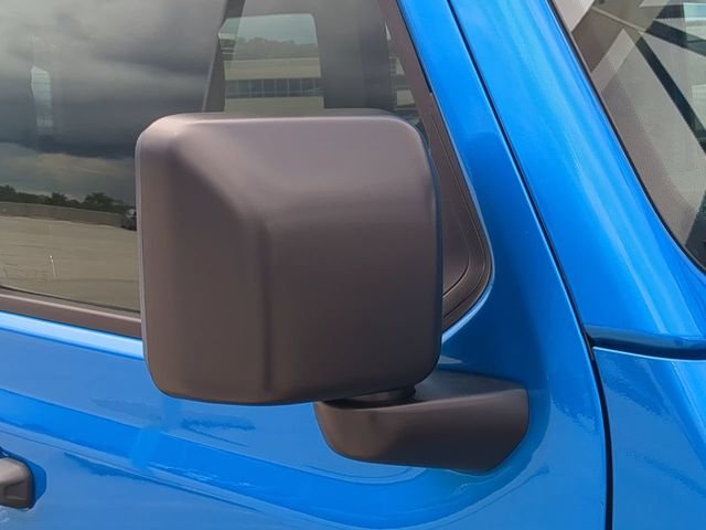 New 2027 Hydro Blue Pearl-Coat Paint Jeep  image 12