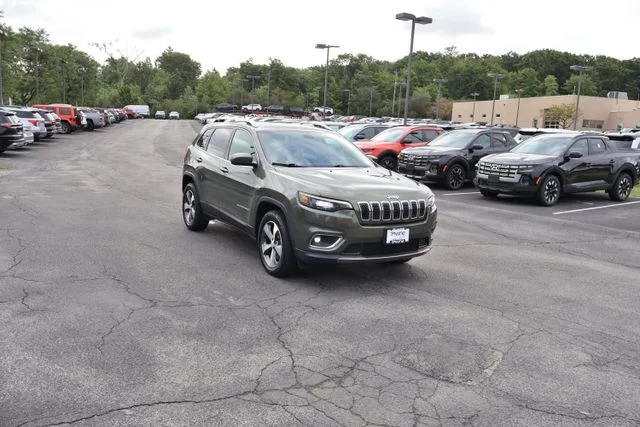 Used 2020 Green Jeep Limited image 9