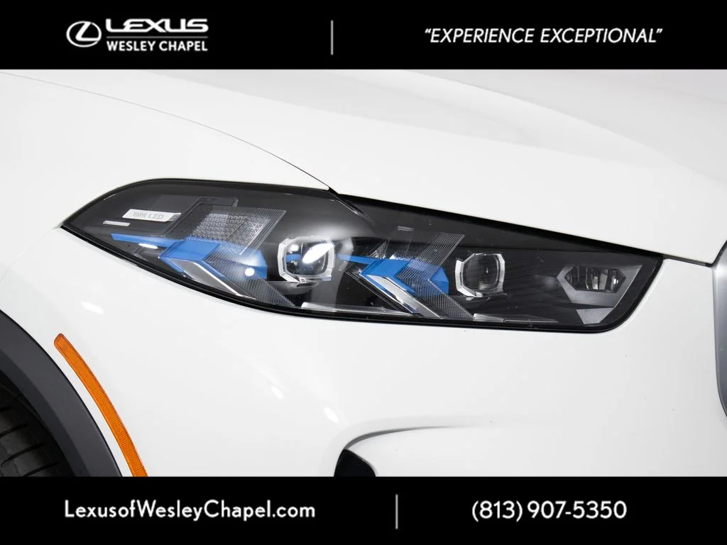 Used 2026 White BMW xDrive40i image 3