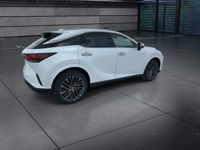 New 2026 Eminent White Pearl Lexus LUXURY image 15