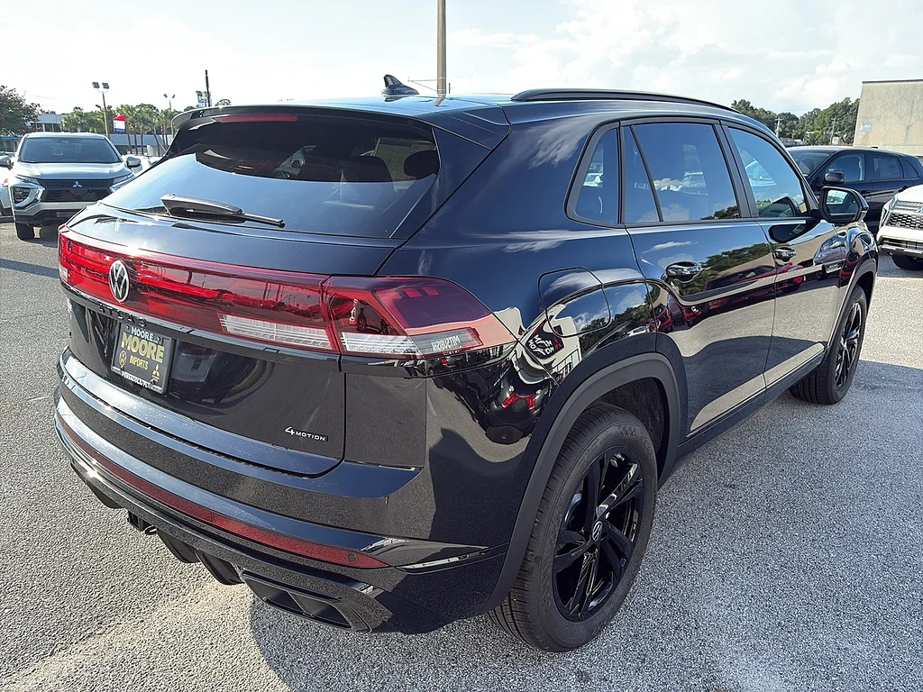 New 2026 Deep Black Pearl Volkswagen 2.0T SEL R-Line Black 4MOTION image 5