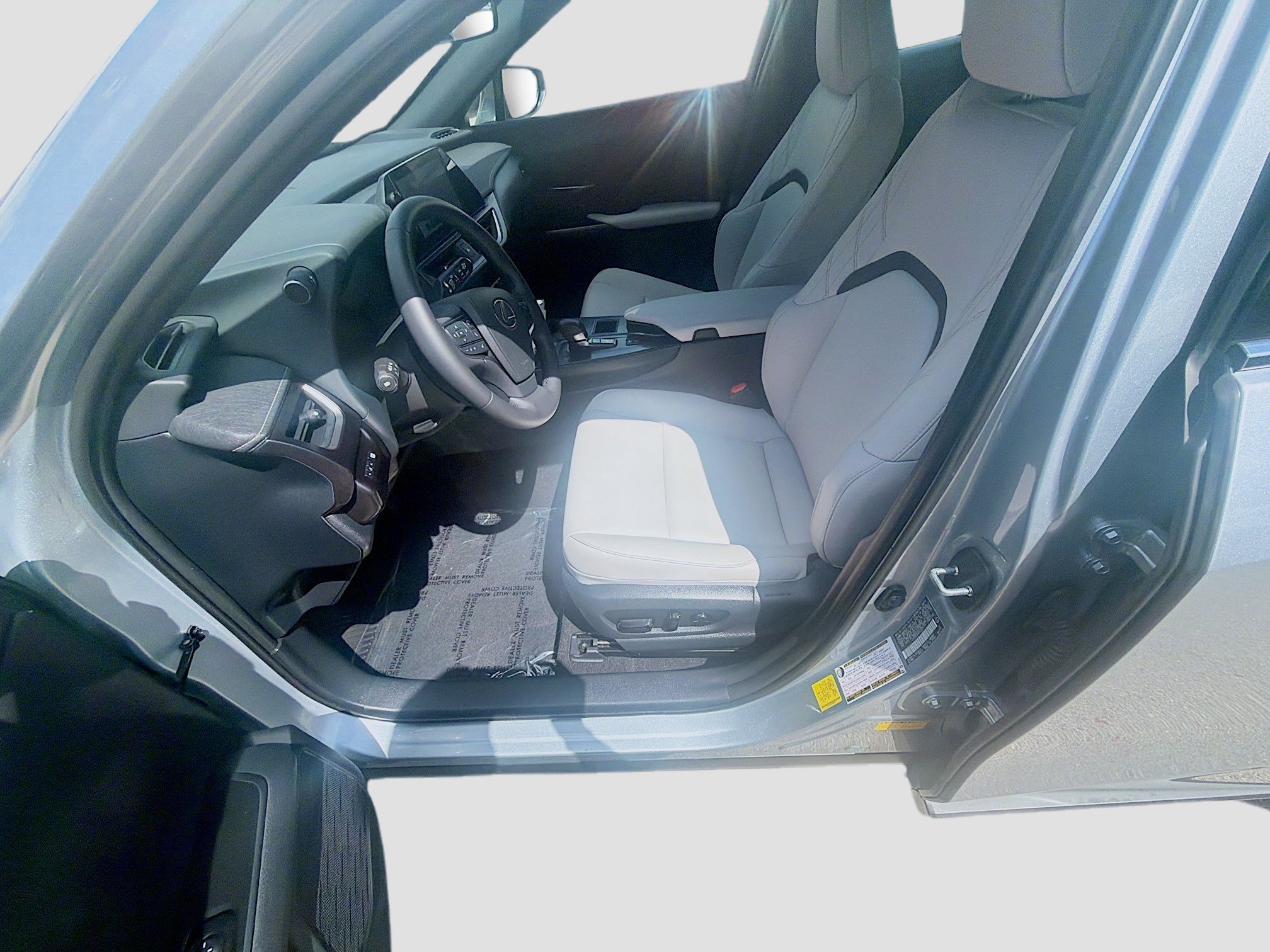 Used 2025 Iridium Lexus UX 300h image 15