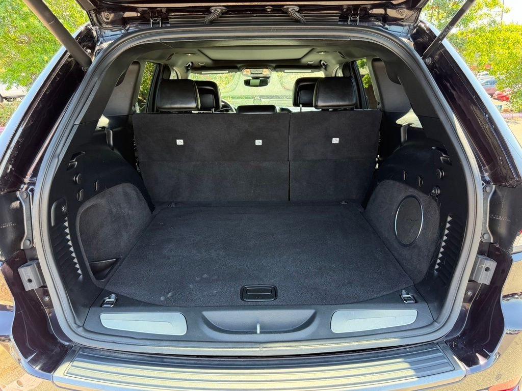 Used 2018 Sangria Metallic Clearcoat Jeep Overland image 21