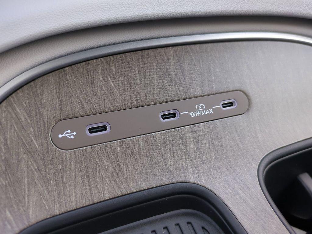 New 2026 White Hyundai SE FWD image 26