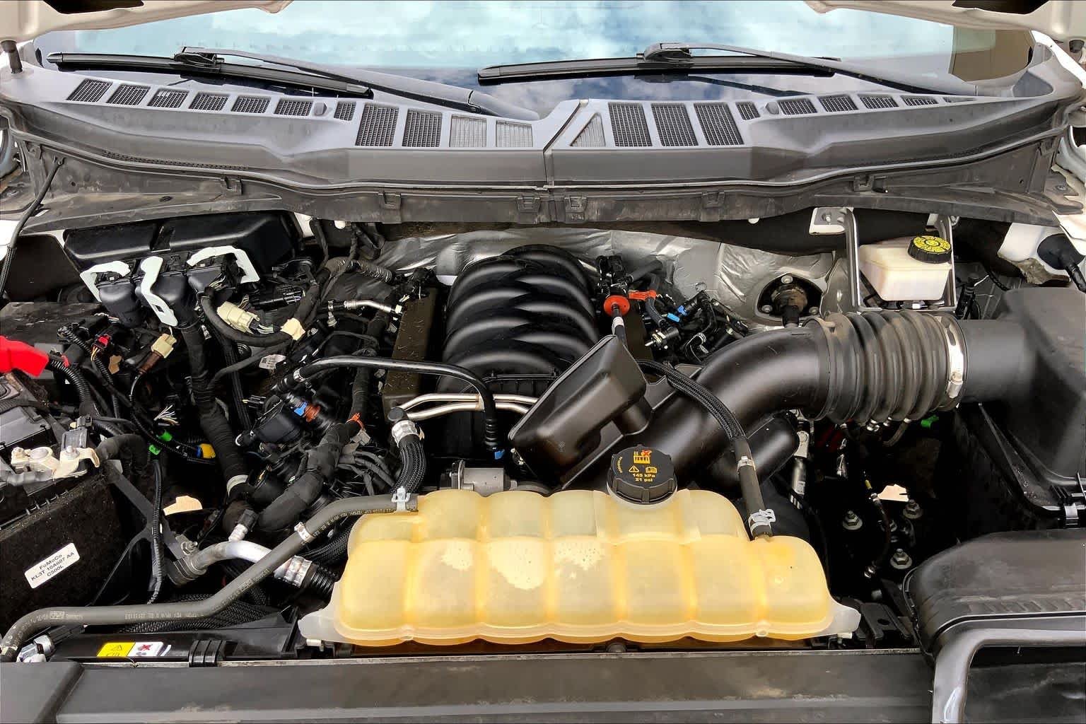 Used 2021 Oxford White Ford XLT image 29