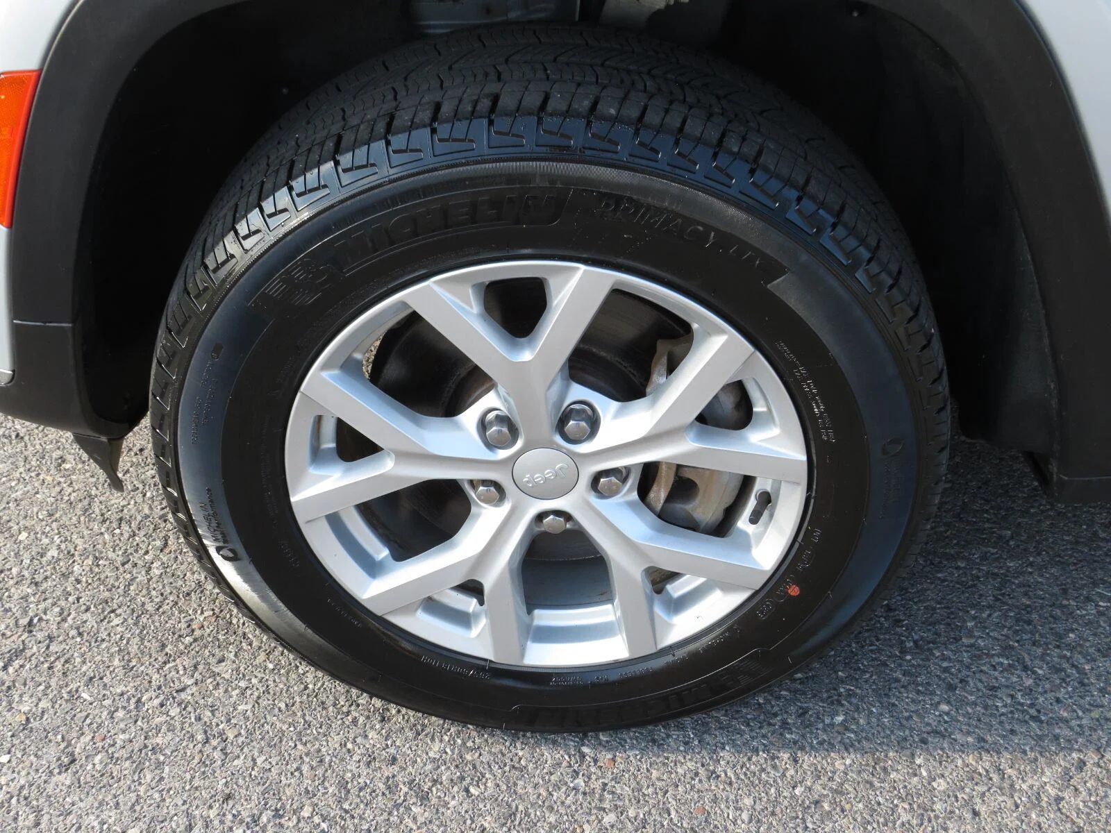 Used 2023 Silver Zynith Jeep Limited image 15