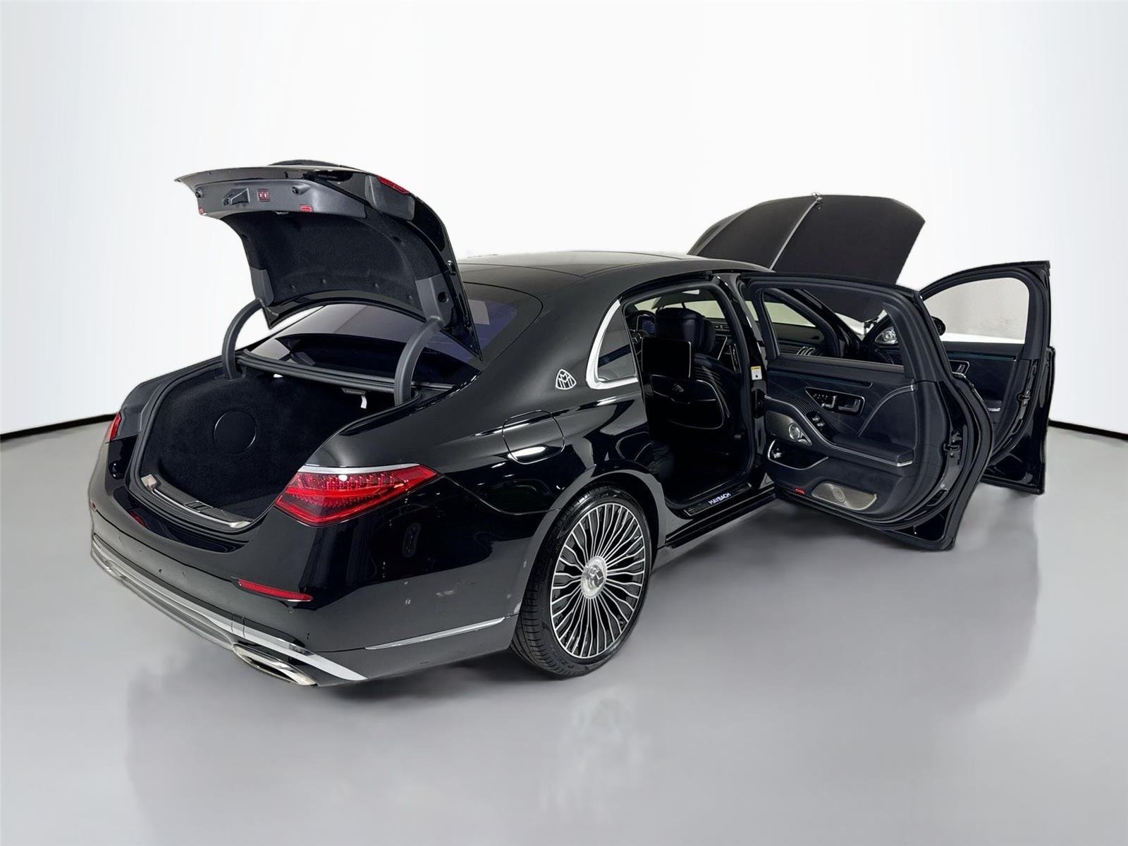 Used 2022 Black Mercedes-Benz Maybach S 580 | Exec Seating | Rear TVs image 51
