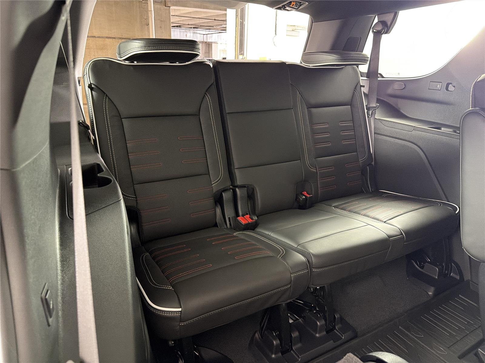 2026 GMC Yukon AT4 Ultimate - Photo 13