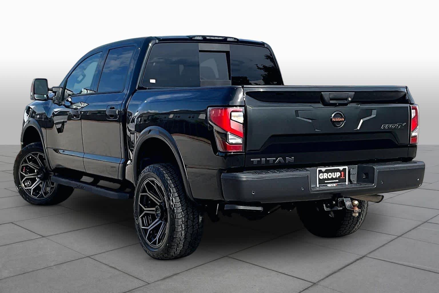 Used 2021 Super Black Nissan PRO-4X image 12