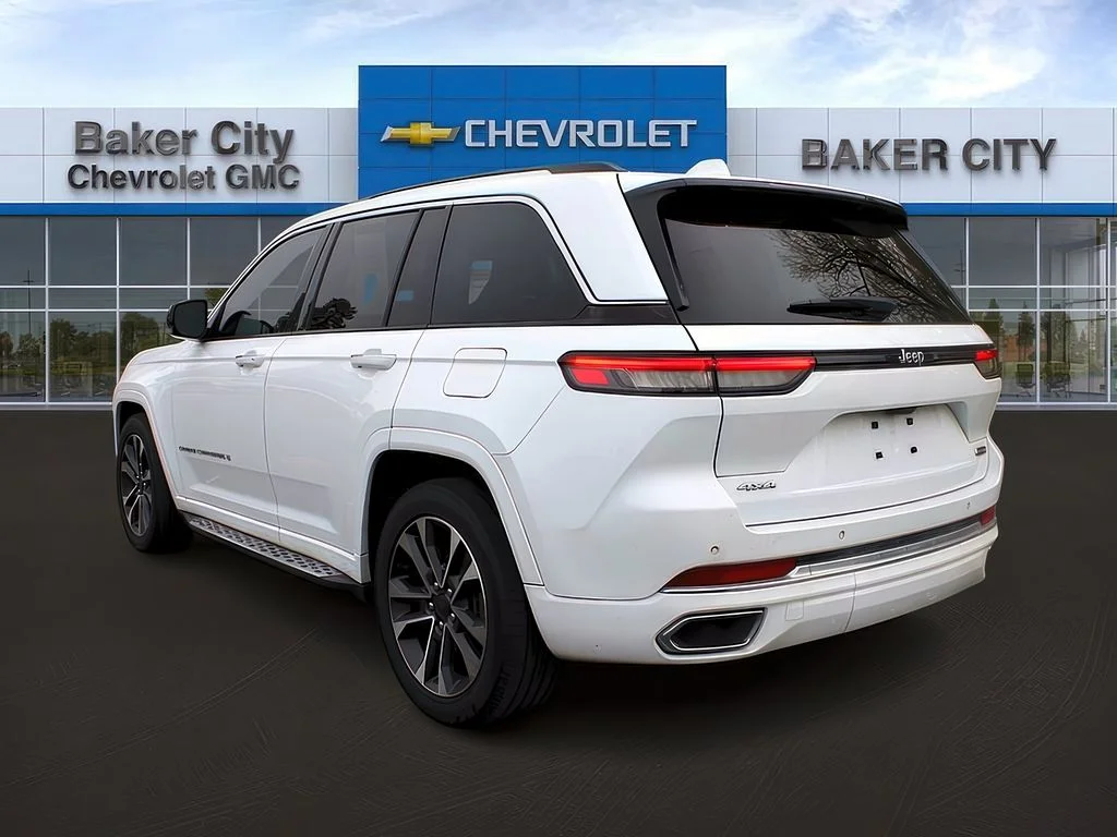 Used 2022 Bright White Clearcoat Jeep Overland image 5