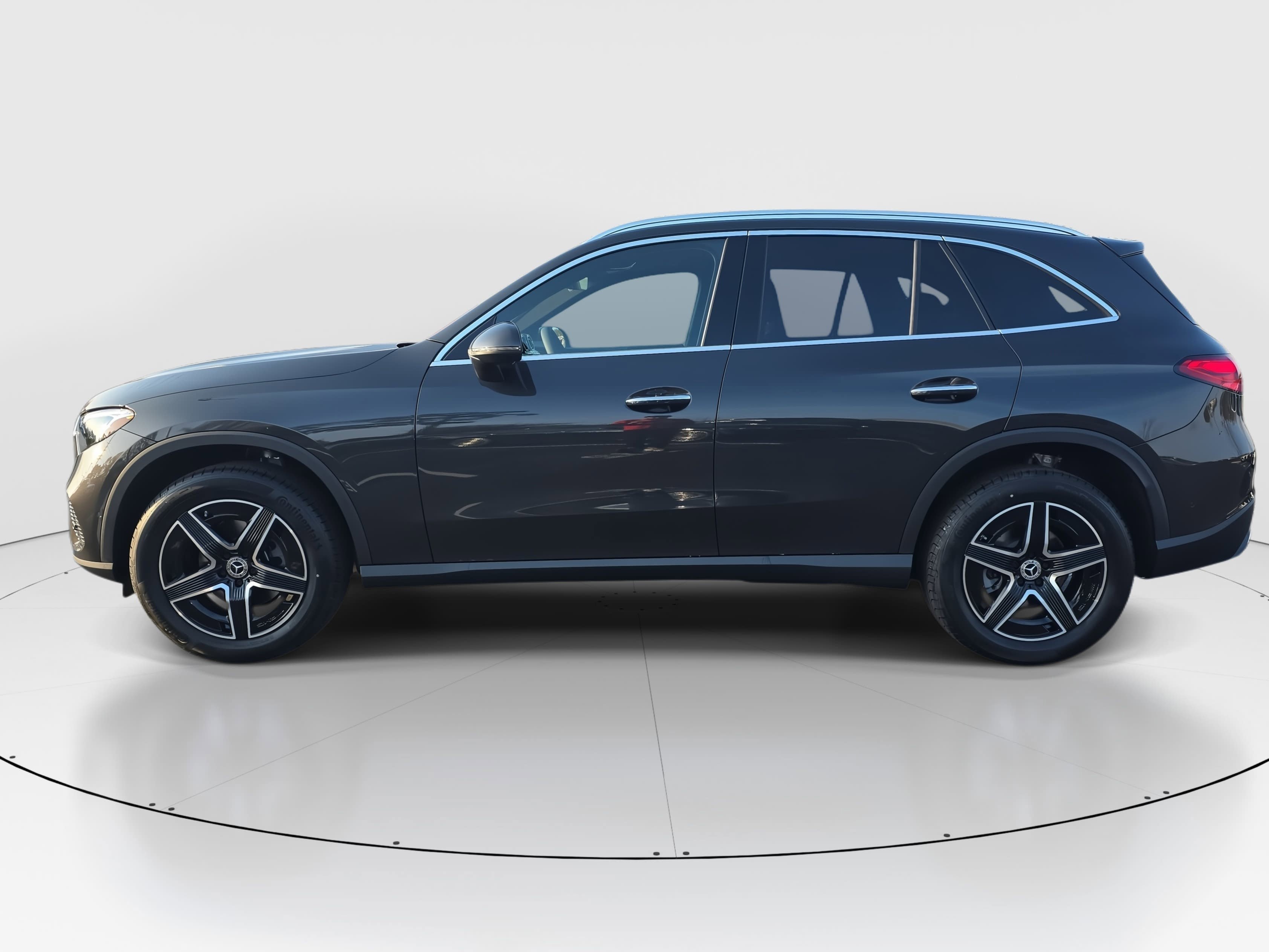 New 2026 Graphite Grey Metallic Mercedes-Benz GLC300 image 7