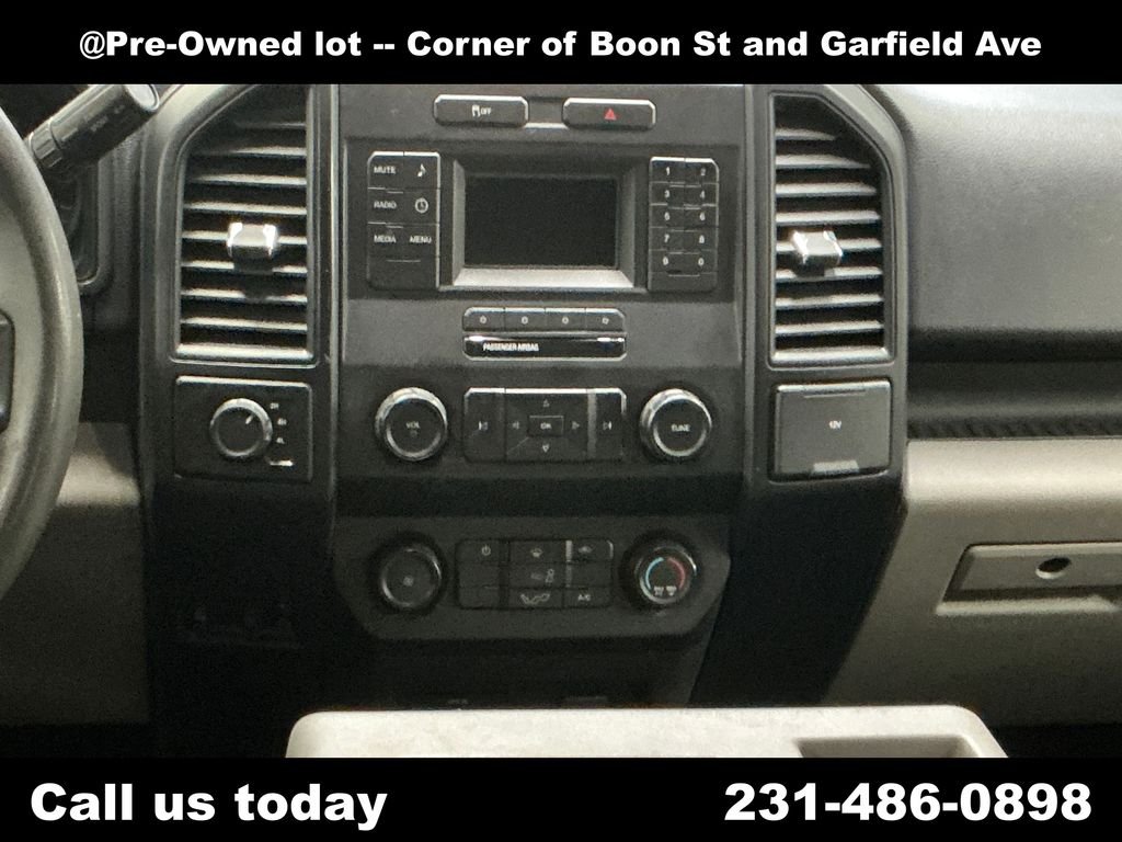 Used 2017 White Ford XL image 19