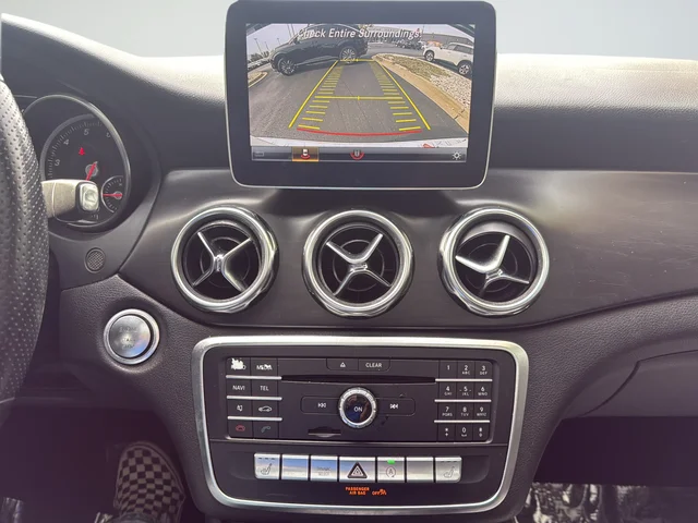 Used 2019 White Mercedes-Benz GLA 250 image 23