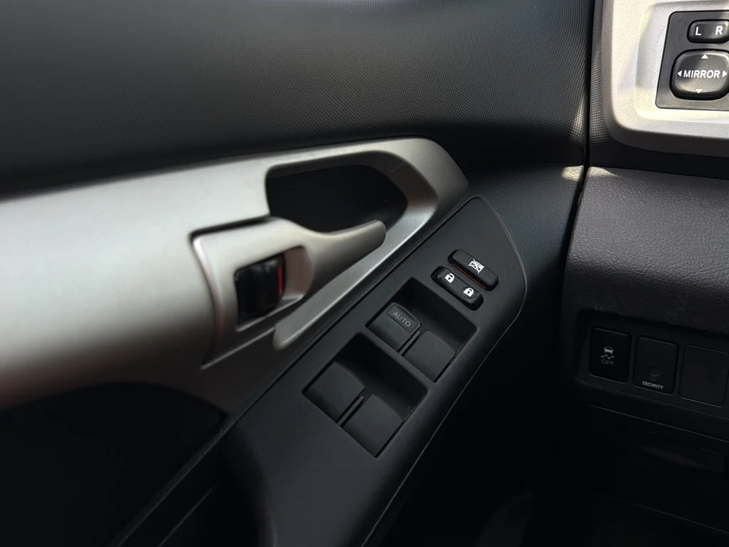 Used 2009 Steel Blue Metallic Pontiac Base image 11