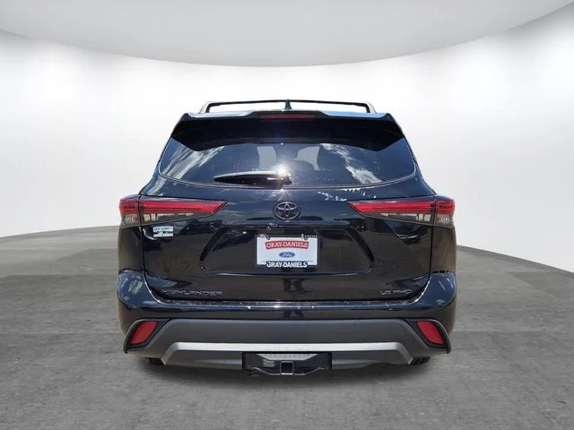 Certified Used 2021 Midnight Black Metallic Toyota LE image 5