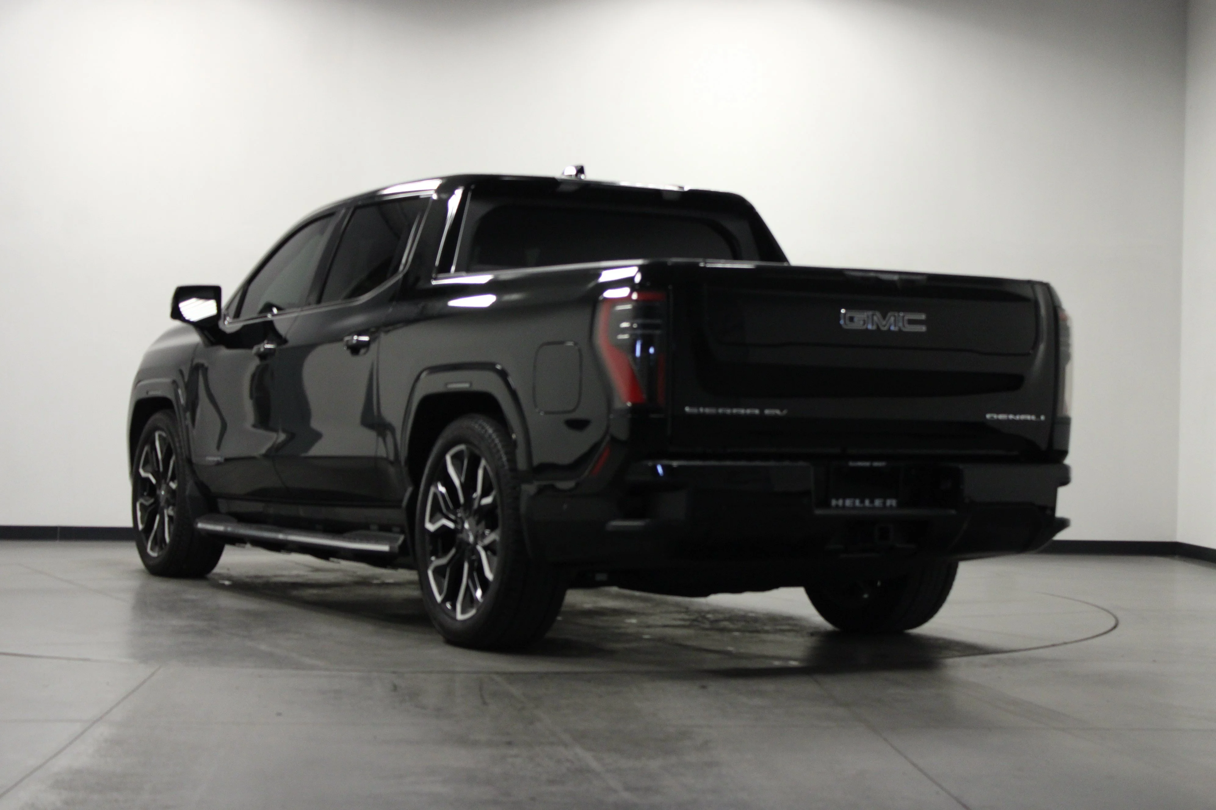 Used 2025 Onyx Black GMC Max Range Denali image 6