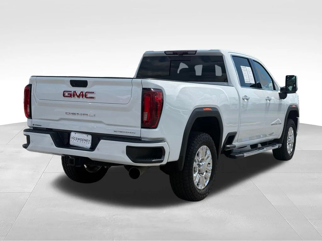Used 2023 White GMC Denali image 29
