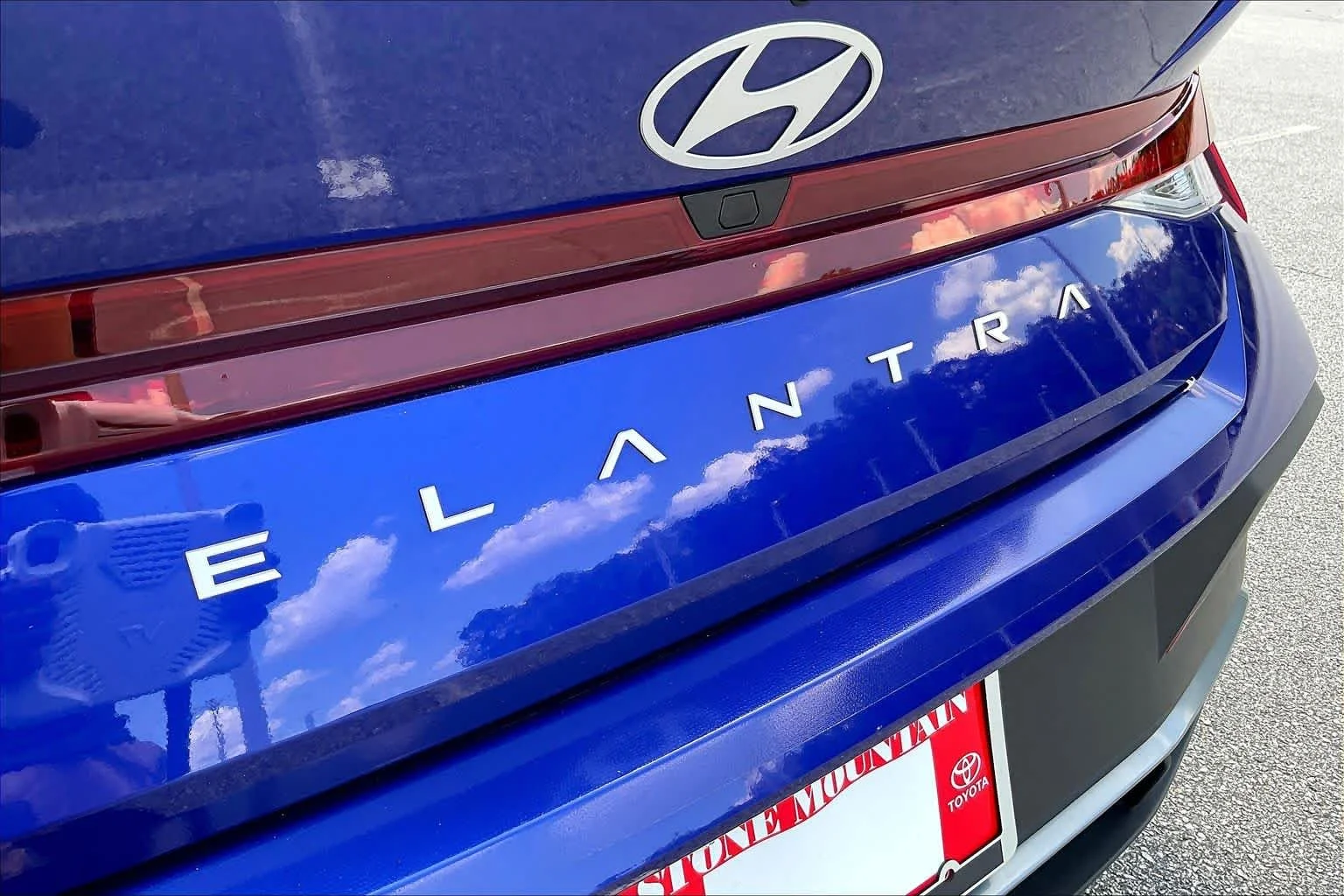 Used 2024 Intense Blue Hyundai SEL image 30