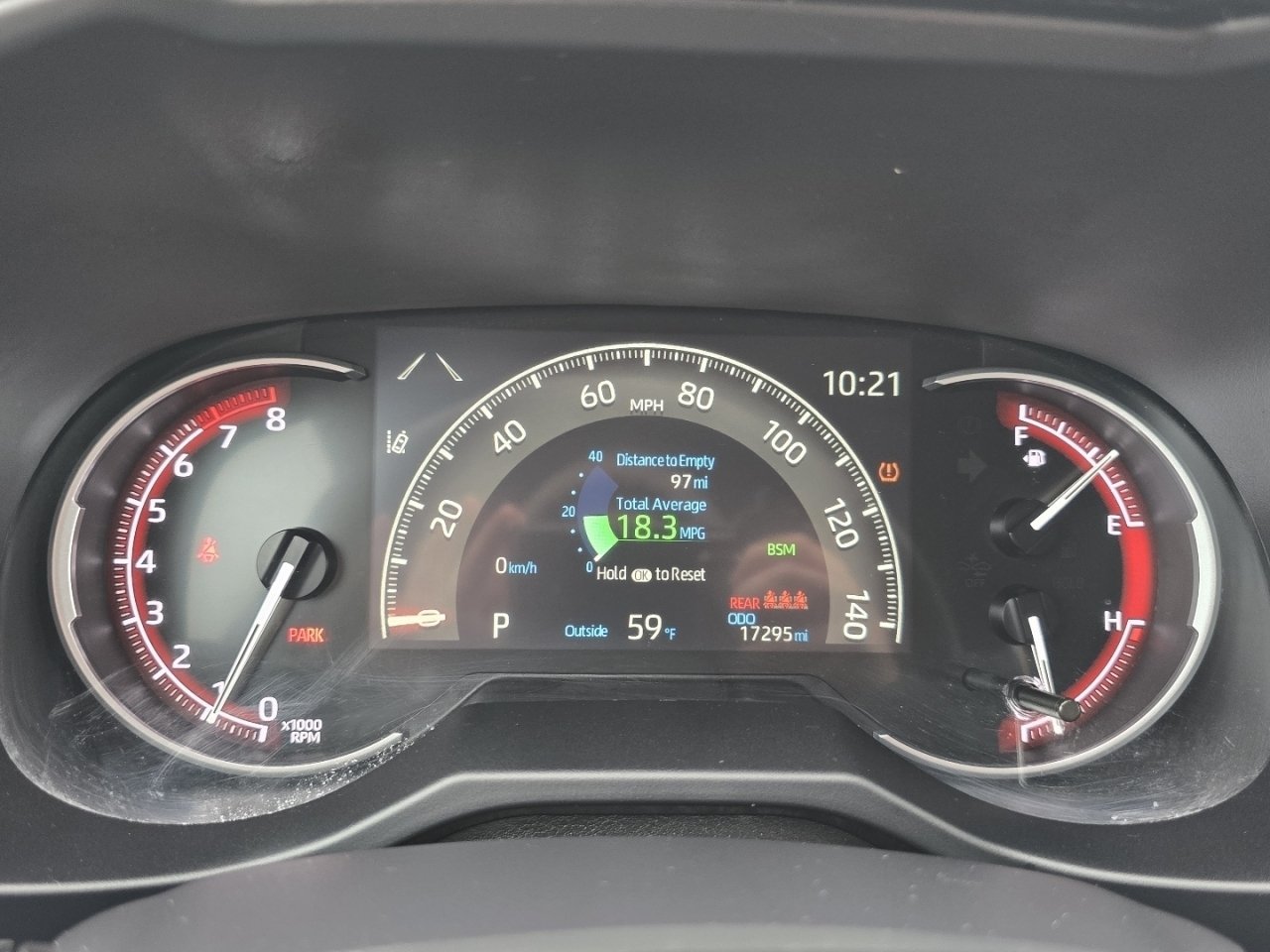 2025 Toyota RAV4 XLE - Photo 25