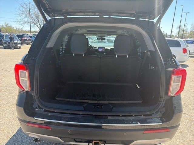Used 2020 Black Metallic Ford Limited image 15