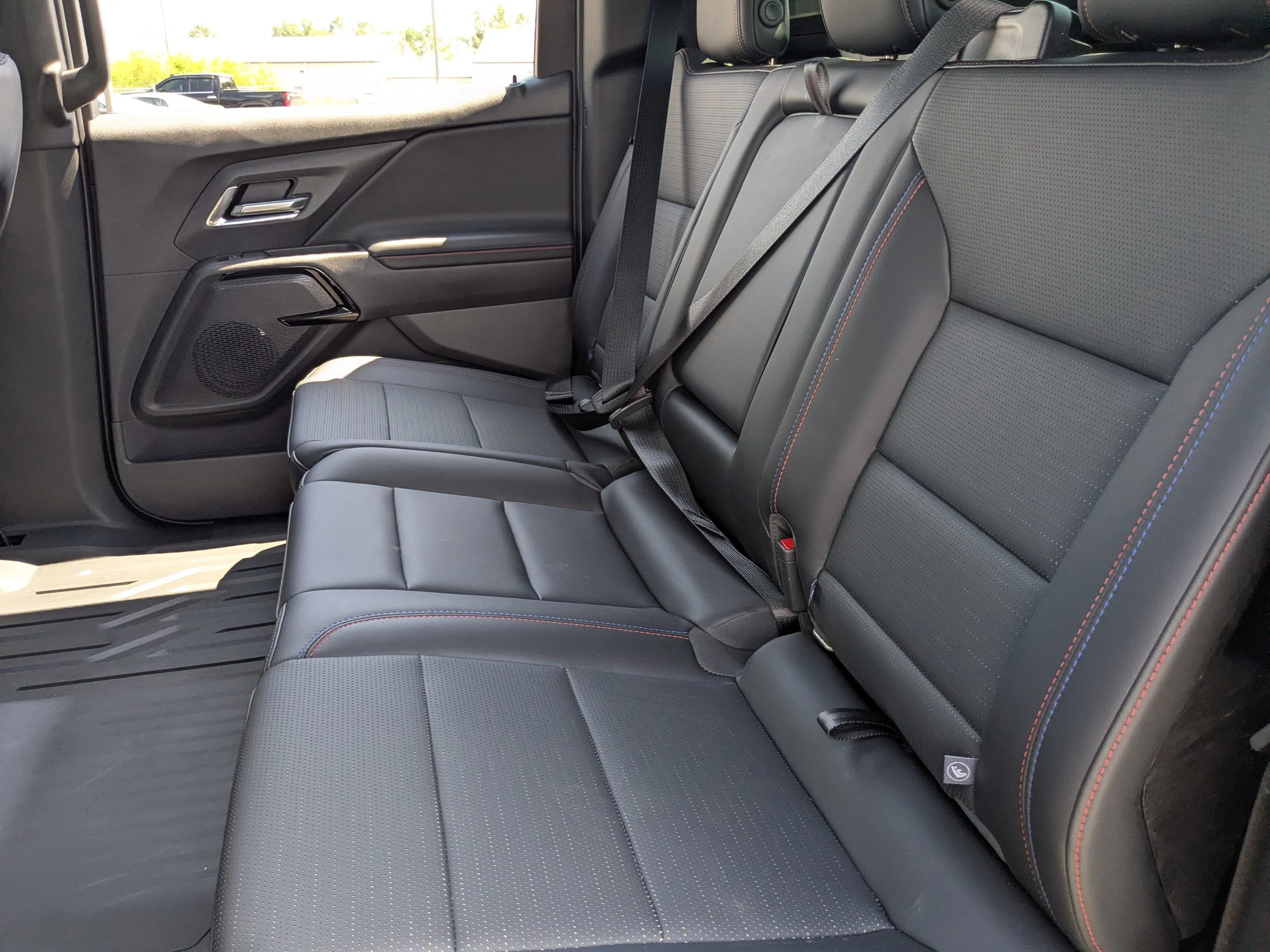 2025 Chevrolet Silverado EV RST - Photo 13