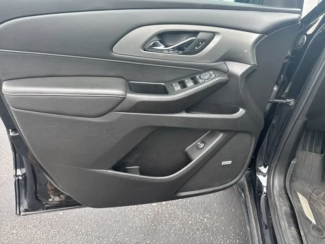 Used 2023 Mosaic Black Metallic Chevrolet LT Leather image 12