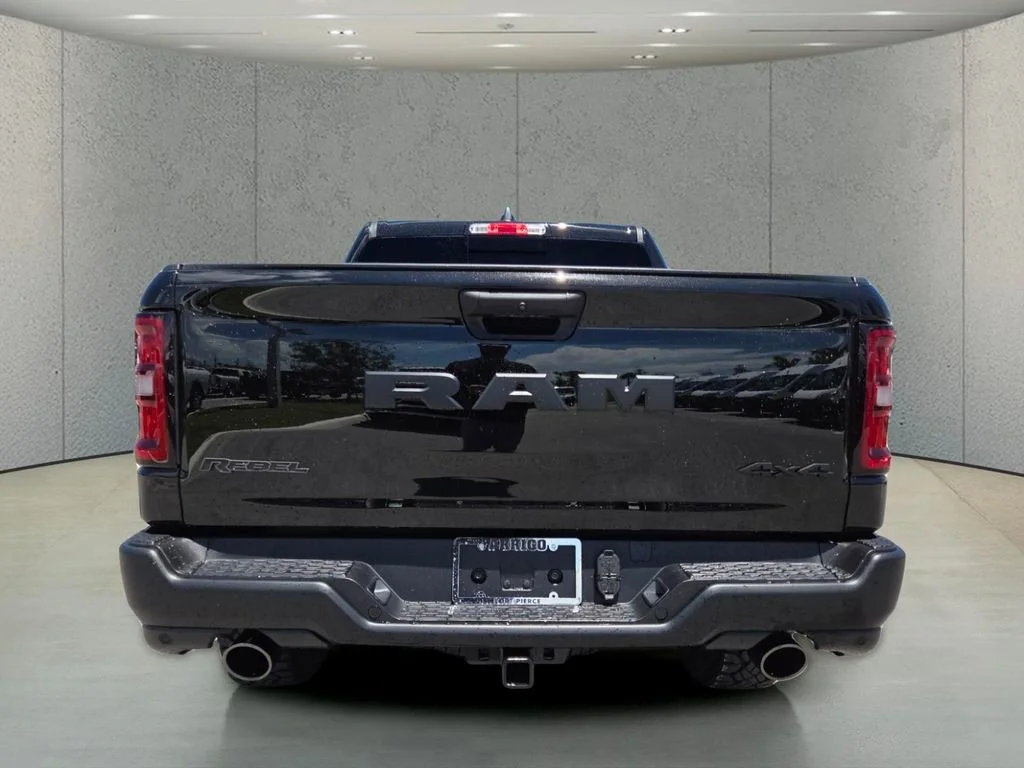 New 2026 Diamond Black Crystal Pearl-Coat Exterior Paint RAM Rebel image 5