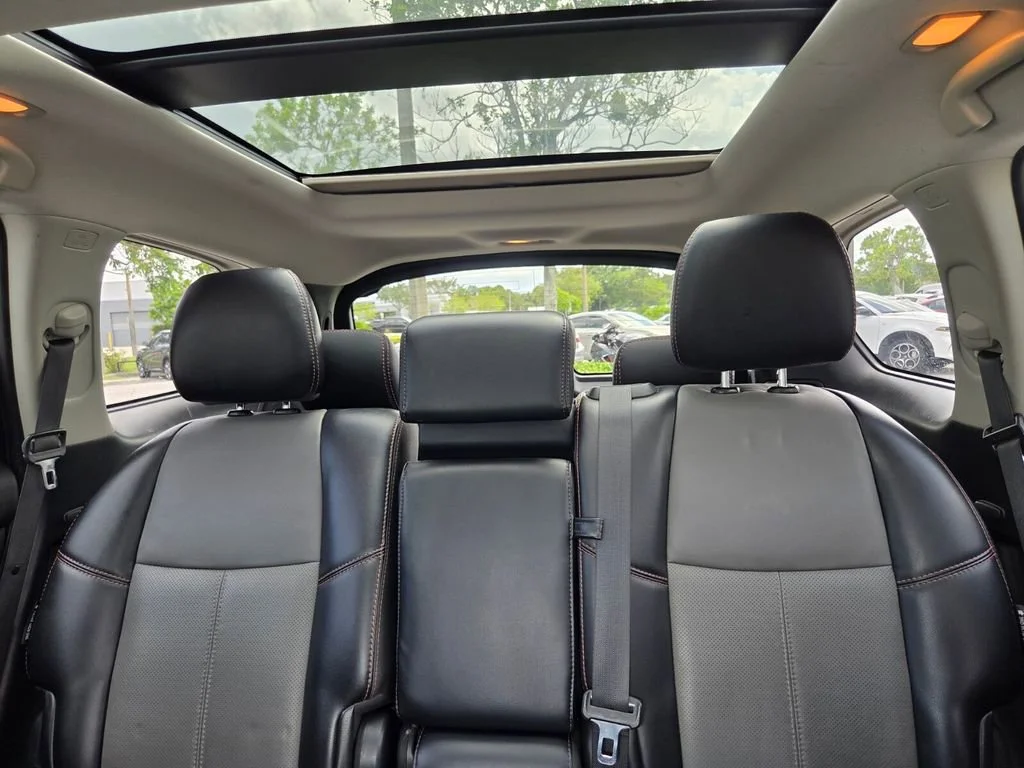 Used 2020 Pearl White Tricoat Nissan SL image 29