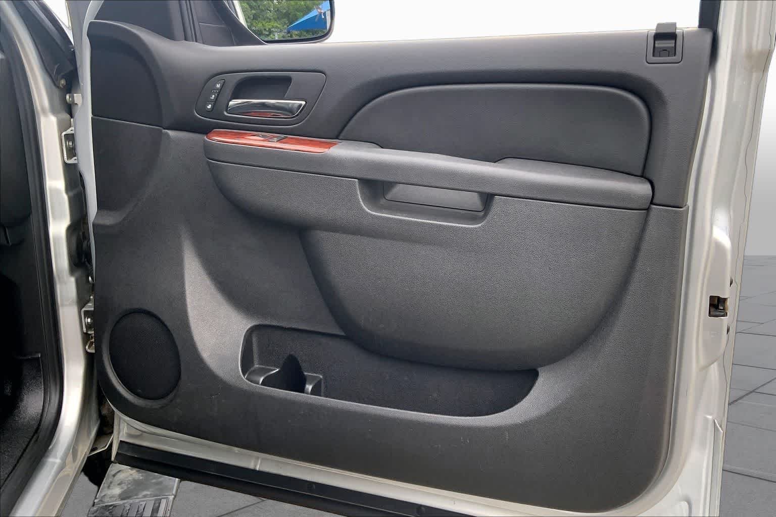 Used 2012 Silver Ice Metallic Chevrolet LTZ image 22