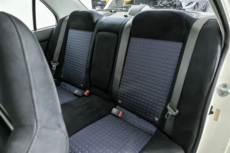 Used 2003 Weightless White Mitsubishi  image 21