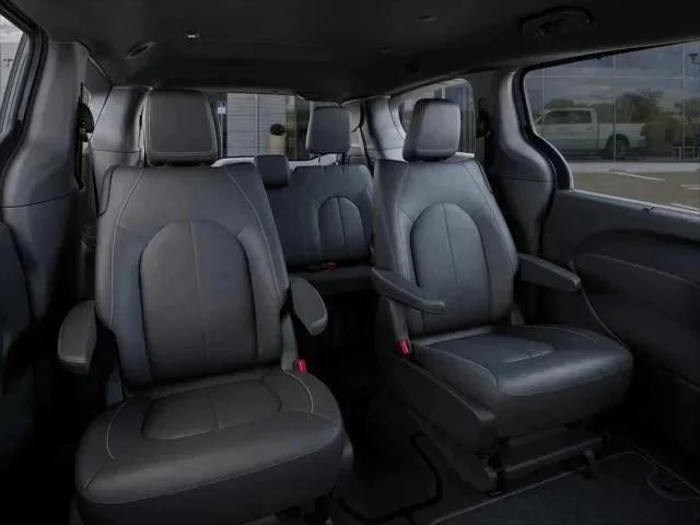 2026 Chrysler Voyager LX - Photo 35