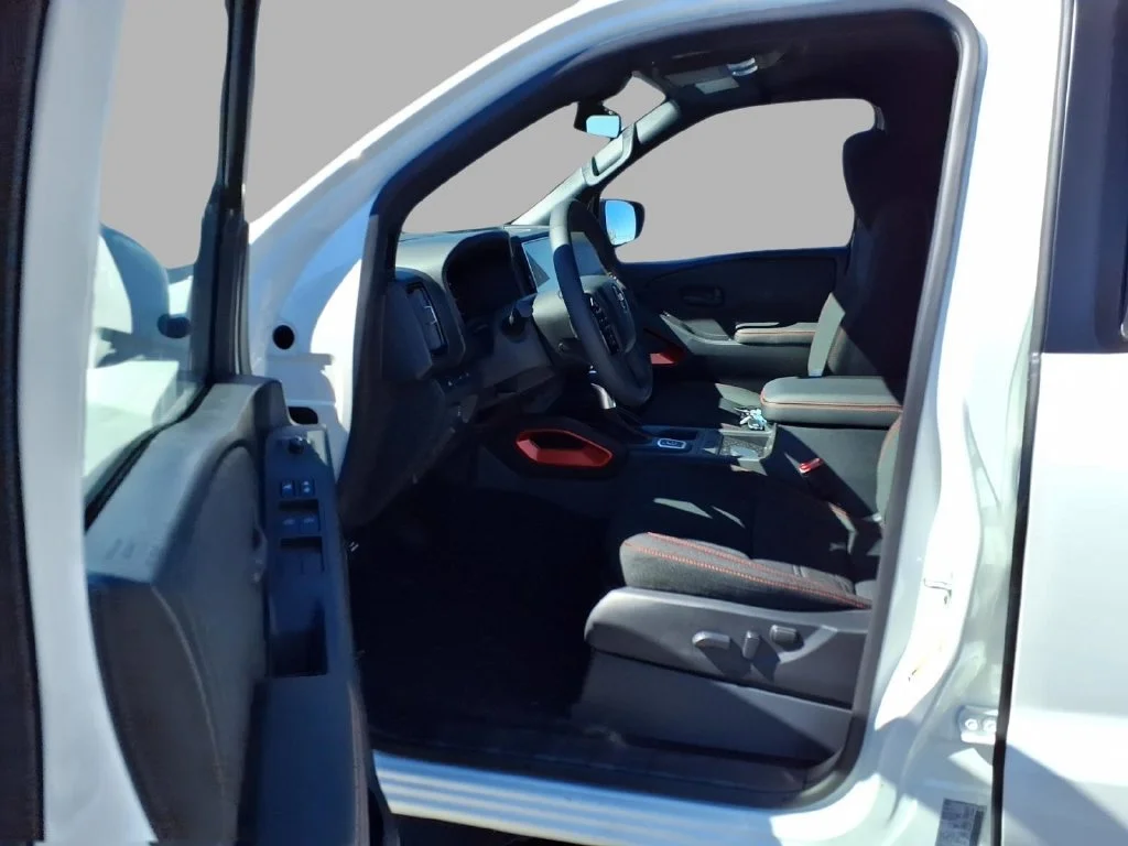 New 2027 White Nissan PRO-4X image 19