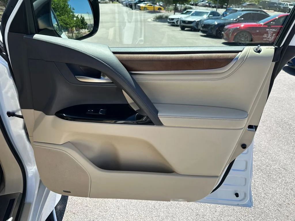 Used 2020 White Lexus 570 image 36