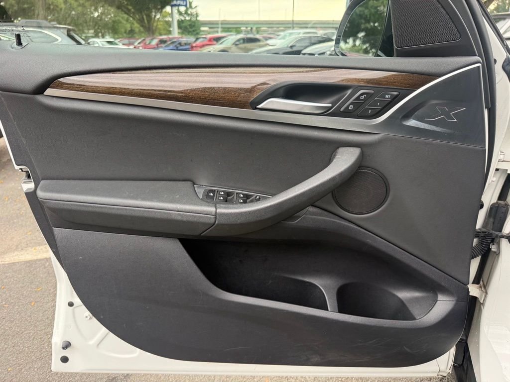 Used 2018 White BMW xDrive30i image 23