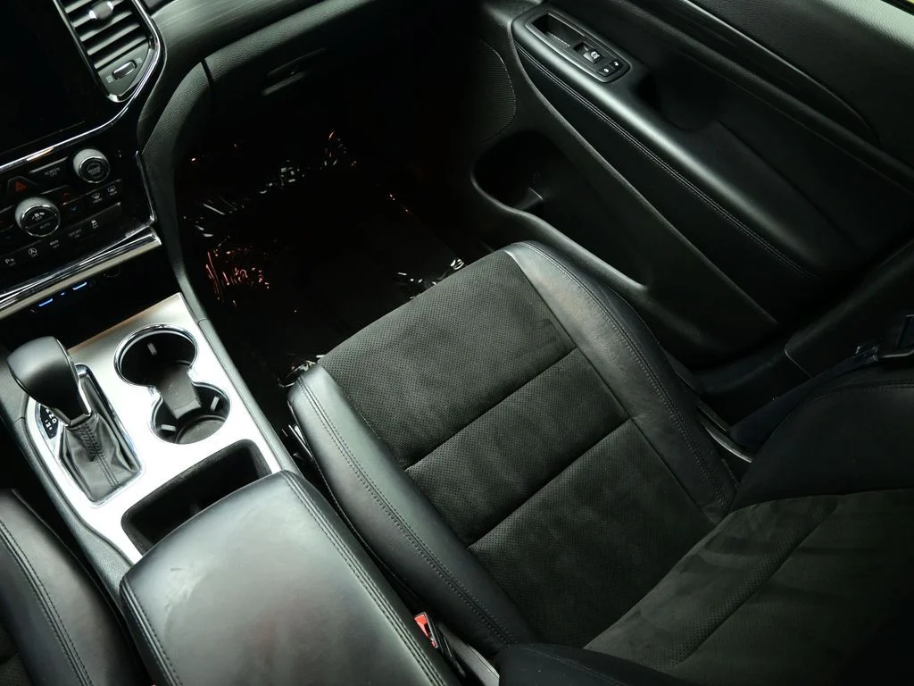 Used 2021 Gray Jeep Laredo X image 40