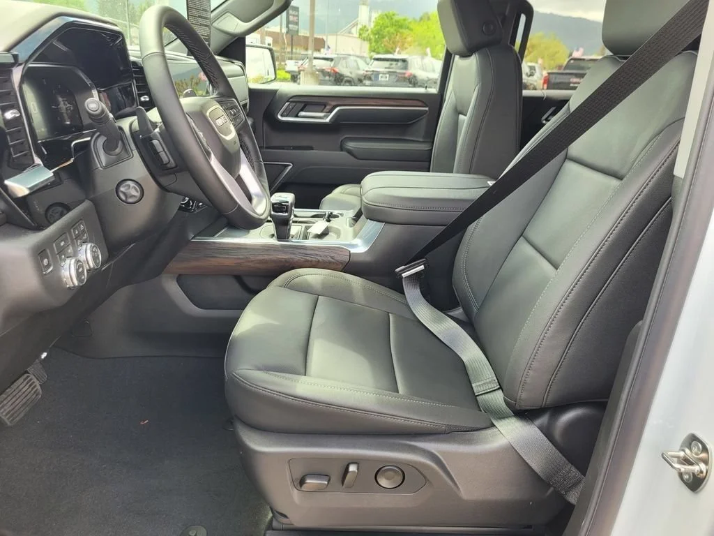 2026 GMC Sierra 1500 SLT - Photo 11