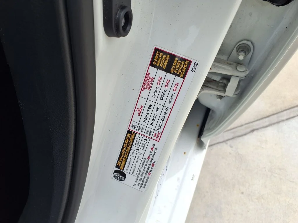 Used 2025 White Nissan 2.5 SV image 32