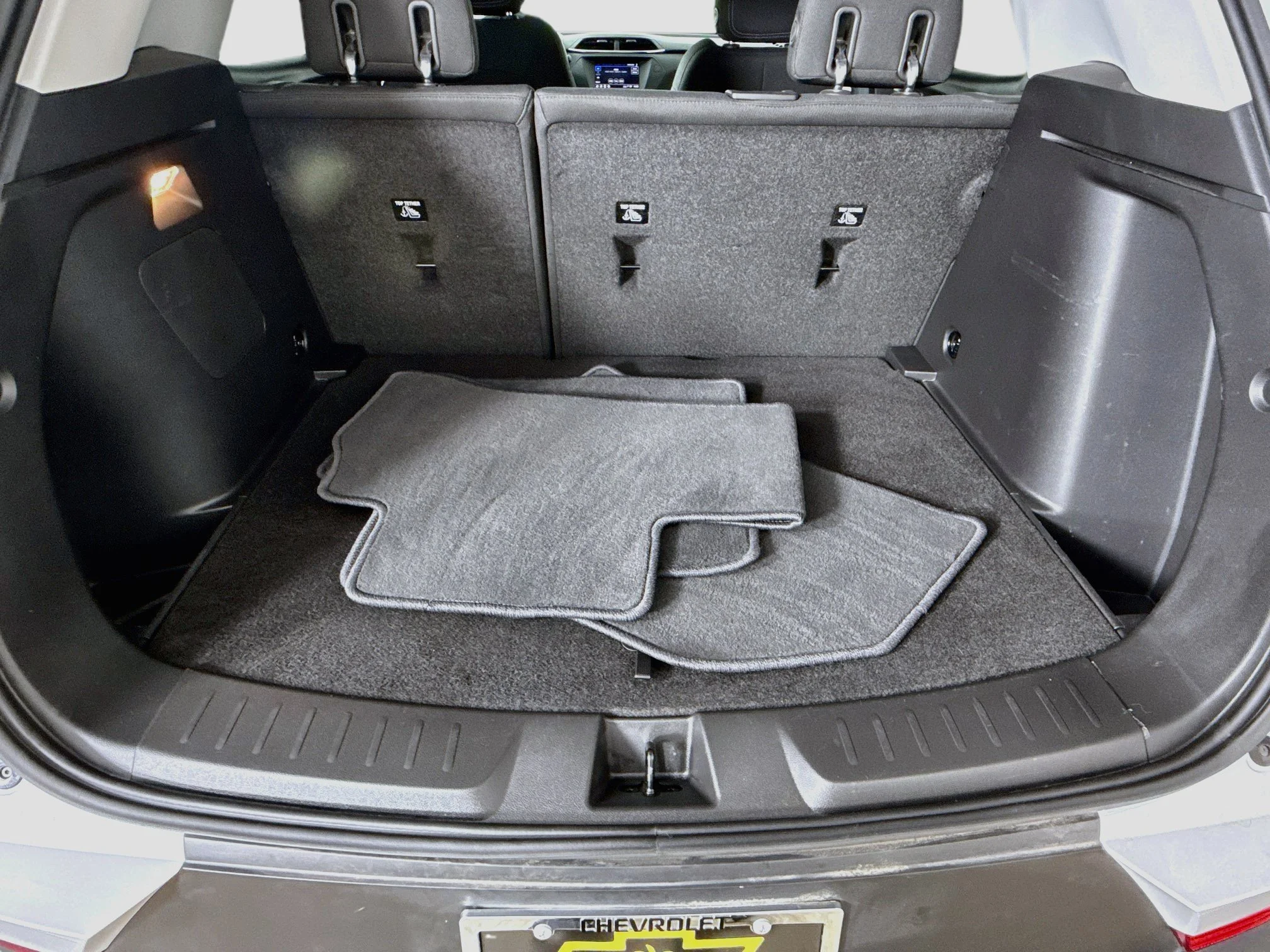 Used 2023 Summit White Chevrolet LT image 26