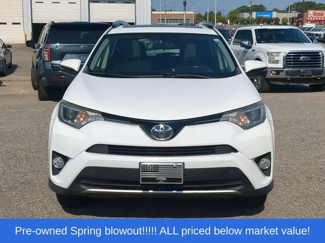 Used 2016 White Toyota XLE image 16
