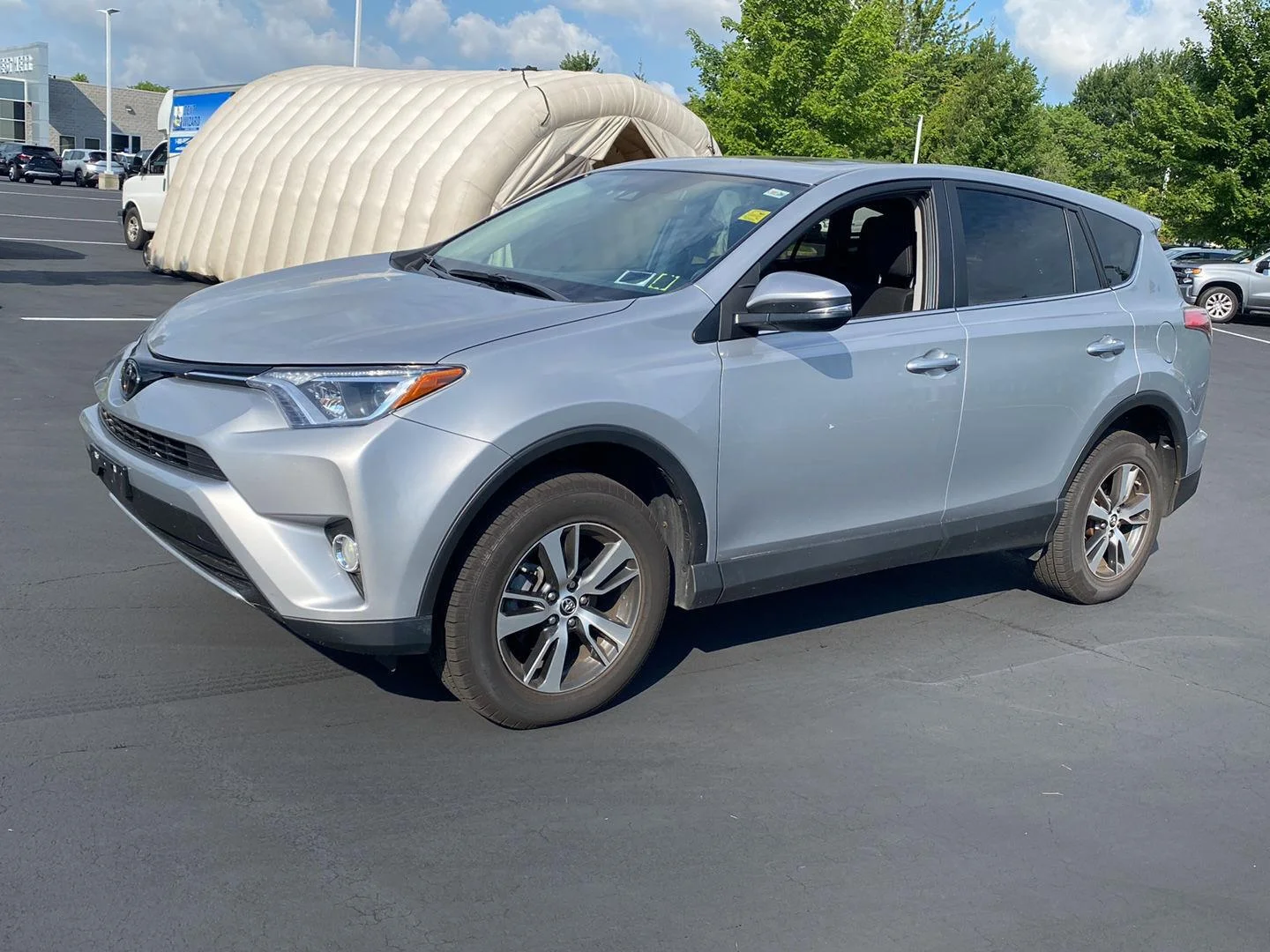 Used 2018 Silver Sky Metallic Toyota XLE image 3