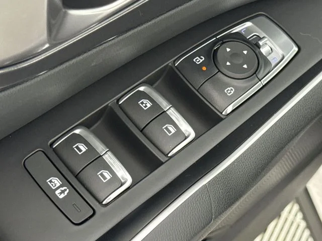 New 2026 Glacial White Pearl Kia S image 13
