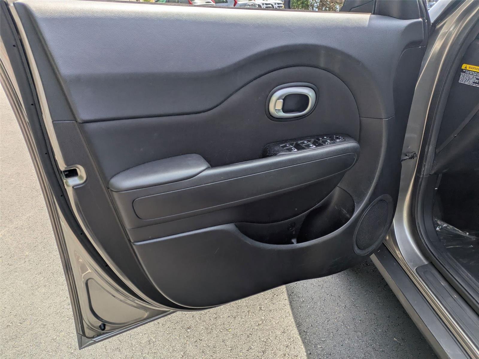 Used 2018 Titanium Gray Kia + image 15