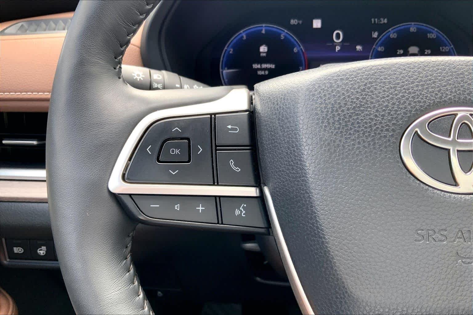 Used 2026 Wind Chill Pearl Toyota Platinum image 24