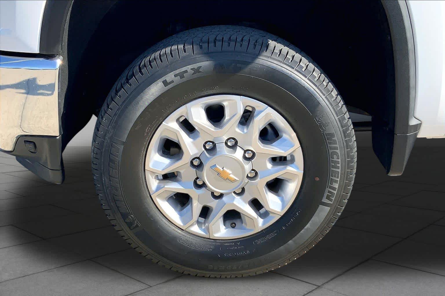 Used 2021 Summit White Chevrolet LTZ image 21