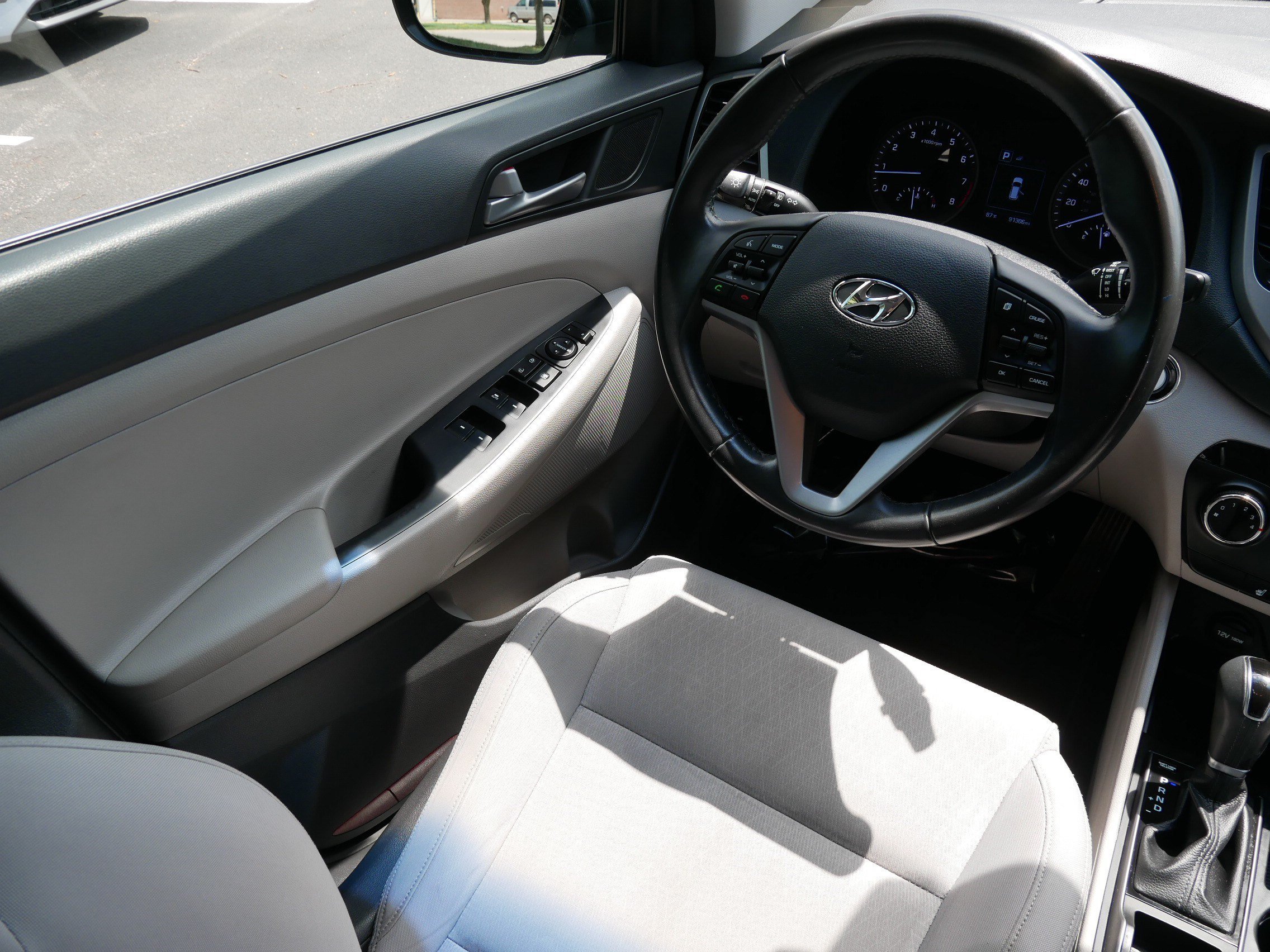 Used 2017 Coliseum Gray Hyundai Sport image 9