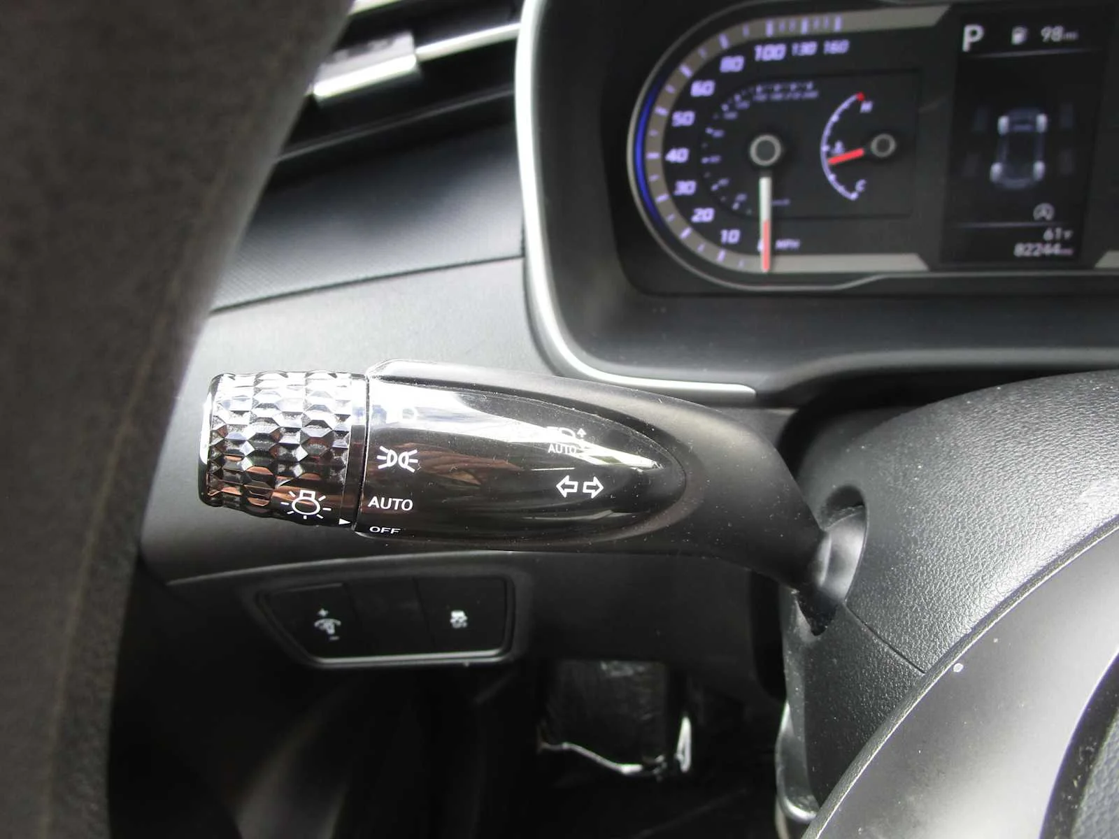 Used 2022 Shimmering Silver Hyundai SEL image 27