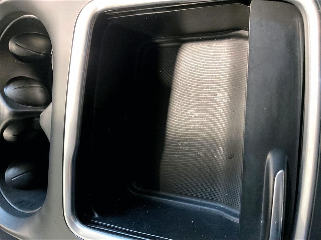 Used 2023 Black Chrysler Touring L image 27