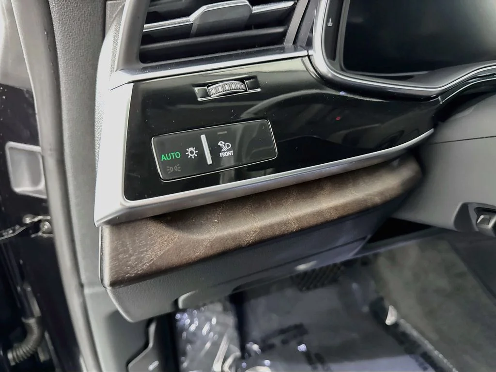 Used 2019 Black Audi 3.0T Prestige image 10